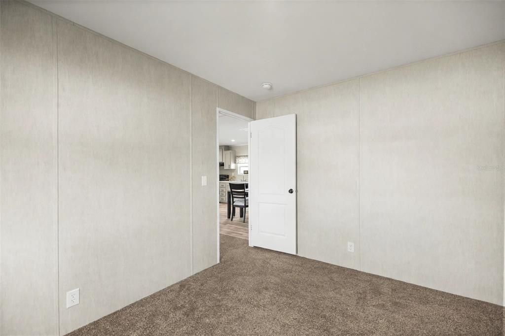 На продажу: $189,999 (3 спален, 2 ванн, 1352 Квадратных фут)