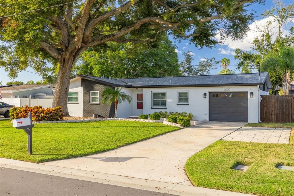 For Sale: $525,000 (3 beds, 2 baths, 1114 Square Feet)