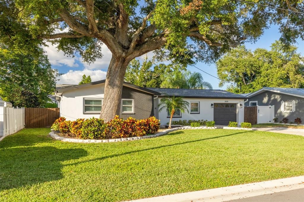 For Sale: $525,000 (3 beds, 2 baths, 1114 Square Feet)