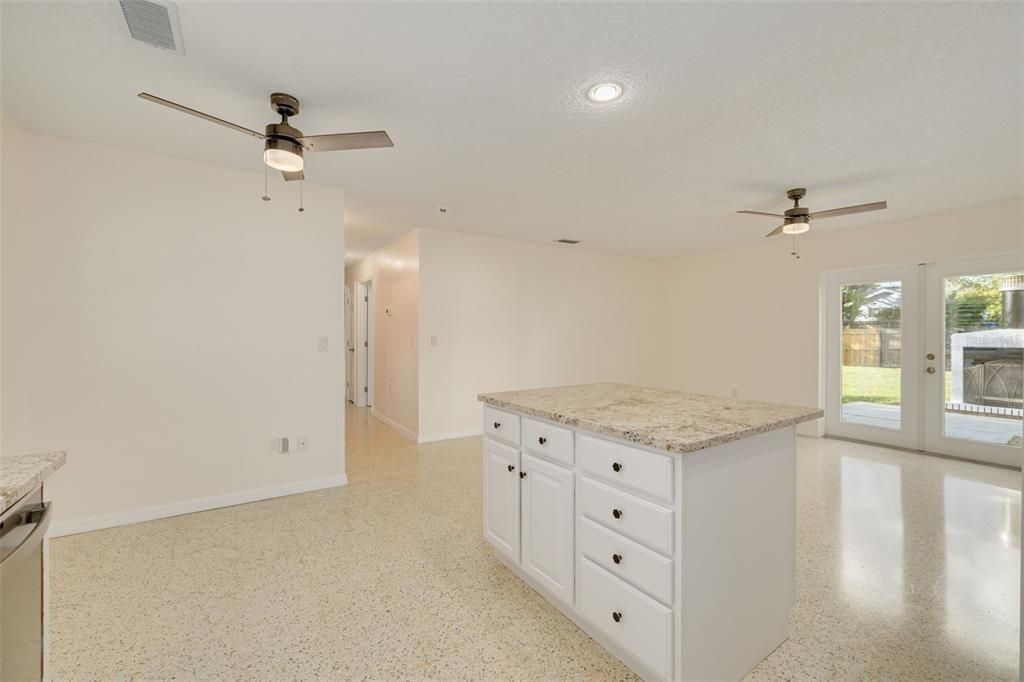 For Sale: $525,000 (3 beds, 2 baths, 1114 Square Feet)
