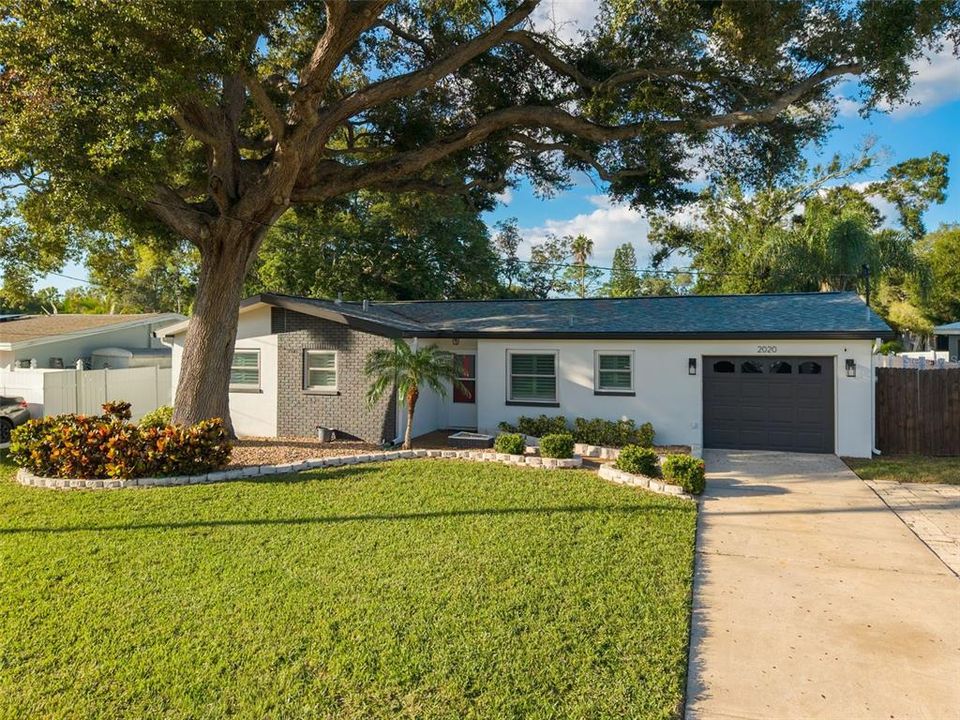 For Sale: $525,000 (3 beds, 2 baths, 1114 Square Feet)