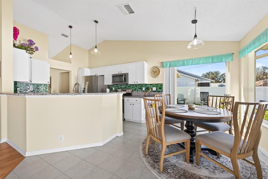 En Venta: $350,000 (3 camas, 2 baños, 1651 Pies cuadrados)