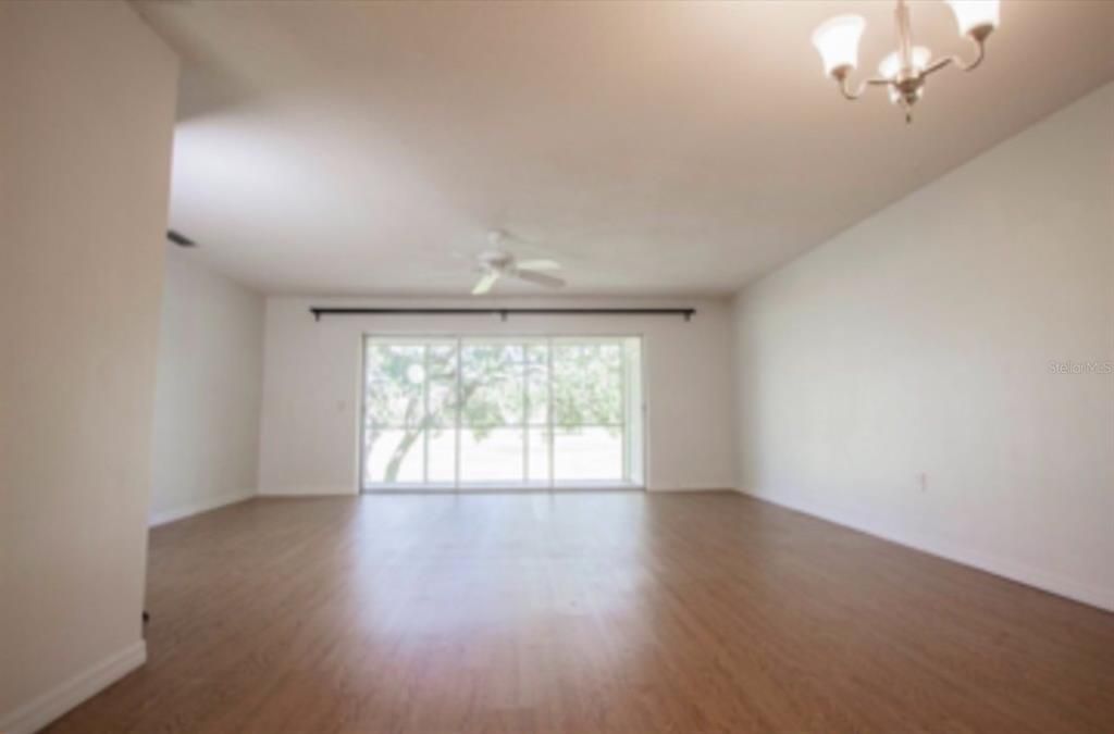 For Sale: $223,000 (2 beds, 2 baths, 1278 Square Feet)