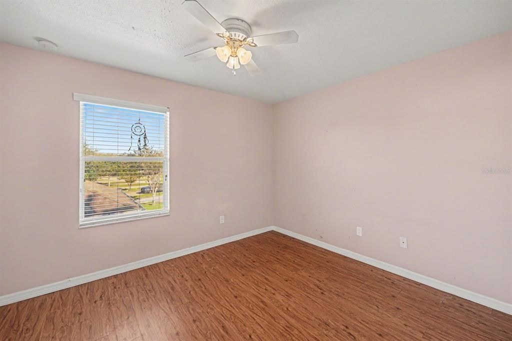 For Sale: $399,900 (3 beds, 2 baths, 1751 Square Feet)