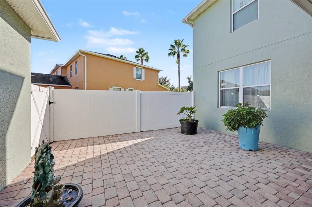 For Sale: $399,900 (3 beds, 2 baths, 1751 Square Feet)
