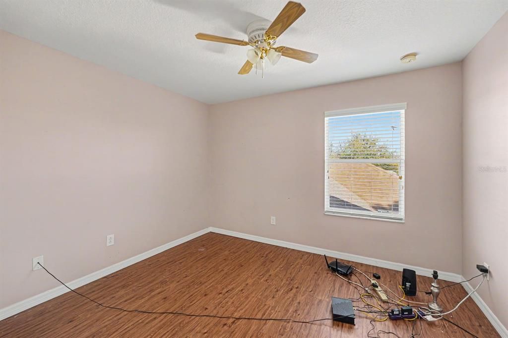 For Sale: $399,900 (3 beds, 2 baths, 1751 Square Feet)