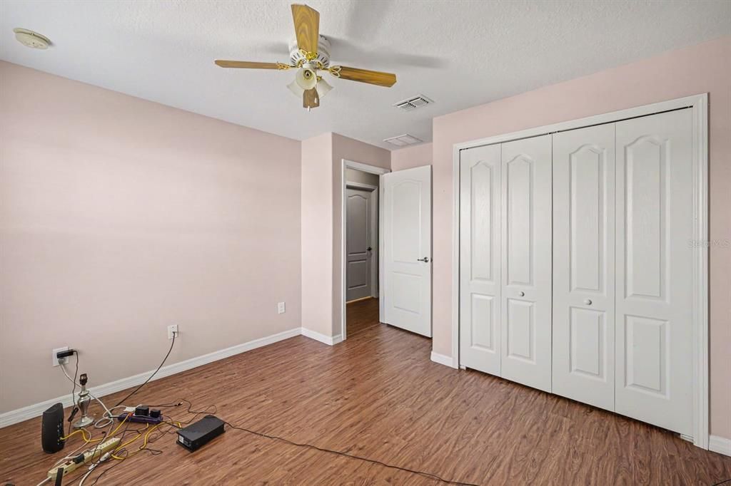 For Sale: $399,900 (3 beds, 2 baths, 1751 Square Feet)