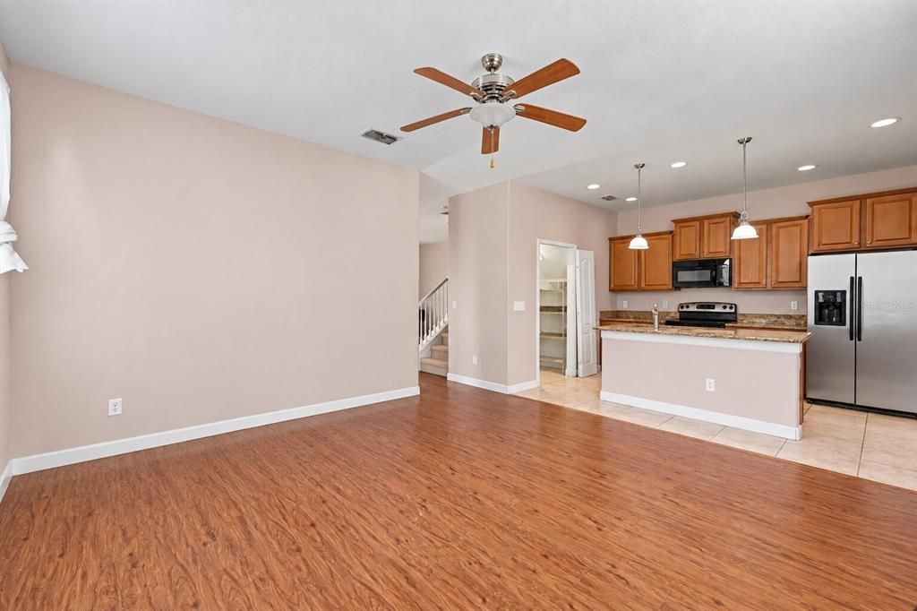 For Sale: $399,900 (3 beds, 2 baths, 1751 Square Feet)