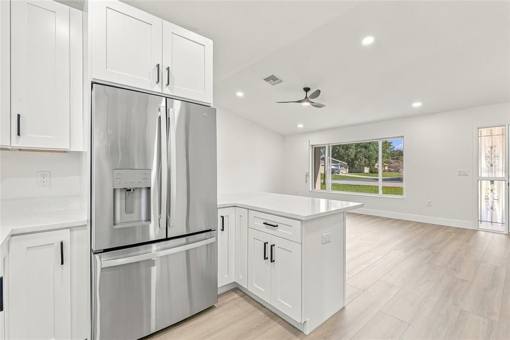 For Sale: $269,900 (2 beds, 2 baths, 1190 Square Feet)
