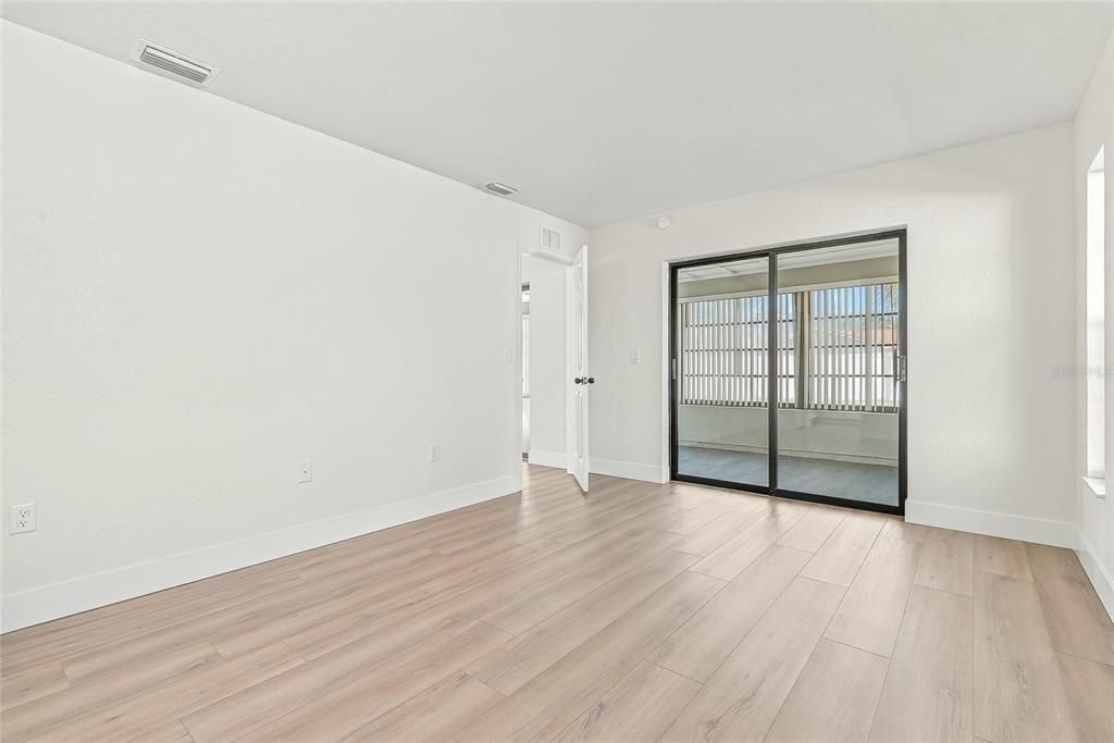 For Sale: $269,900 (2 beds, 2 baths, 1190 Square Feet)