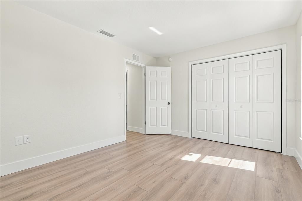 For Sale: $269,900 (2 beds, 2 baths, 1190 Square Feet)