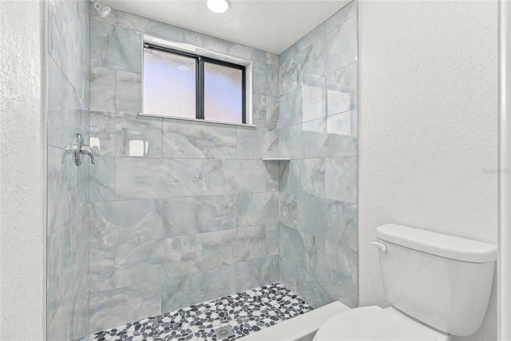 For Sale: $269,900 (2 beds, 2 baths, 1190 Square Feet)