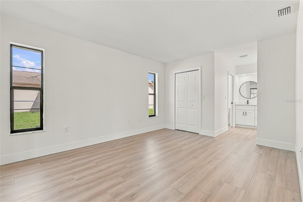 For Sale: $269,900 (2 beds, 2 baths, 1190 Square Feet)