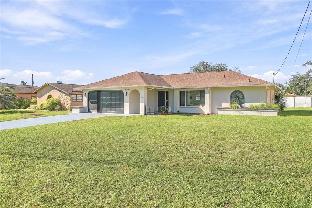 For Sale: $269,900 (2 beds, 2 baths, 1190 Square Feet)