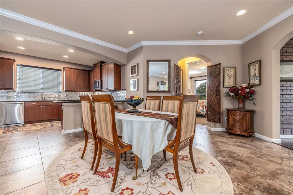 For Sale: $365,000 (2 beds, 2 baths, 1839 Square Feet)