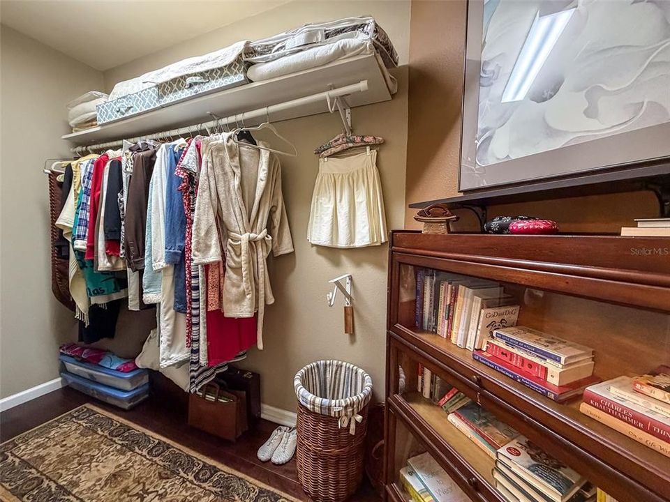 For Sale: $365,000 (2 beds, 2 baths, 1839 Square Feet)