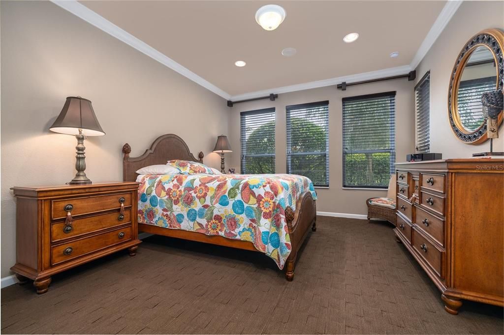 For Sale: $365,000 (2 beds, 2 baths, 1839 Square Feet)