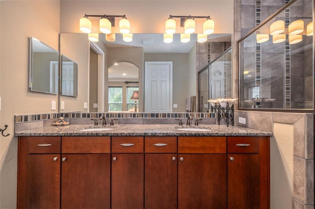 For Sale: $365,000 (2 beds, 2 baths, 1839 Square Feet)
