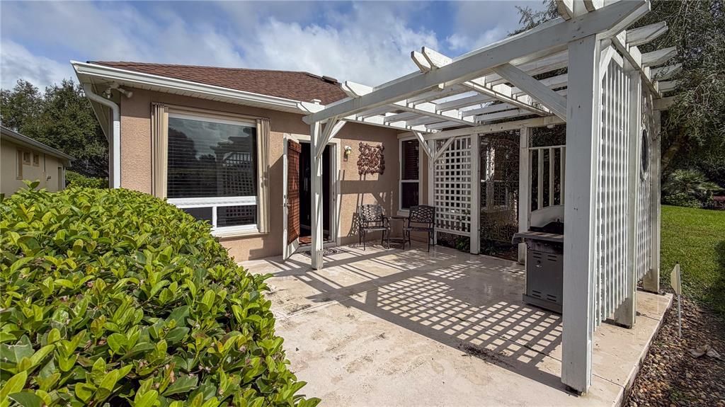 For Sale: $365,000 (2 beds, 2 baths, 1839 Square Feet)