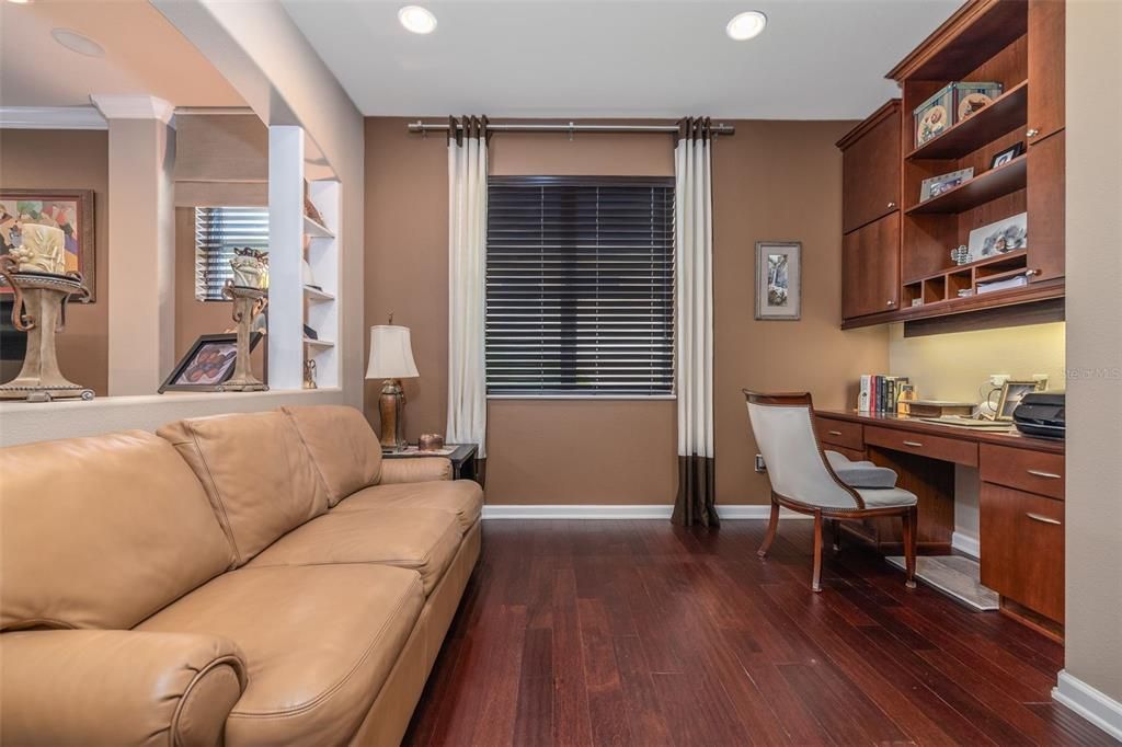 For Sale: $365,000 (2 beds, 2 baths, 1839 Square Feet)