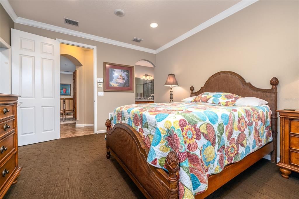 For Sale: $365,000 (2 beds, 2 baths, 1839 Square Feet)