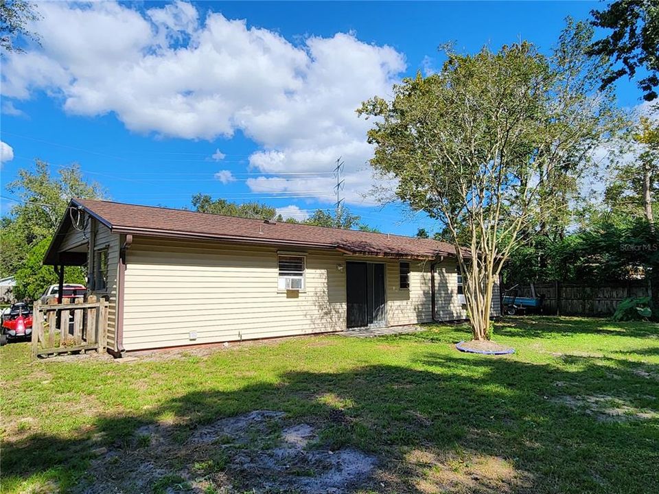 For Sale: $165,000 (3 beds, 1 baths, 1074 Square Feet)