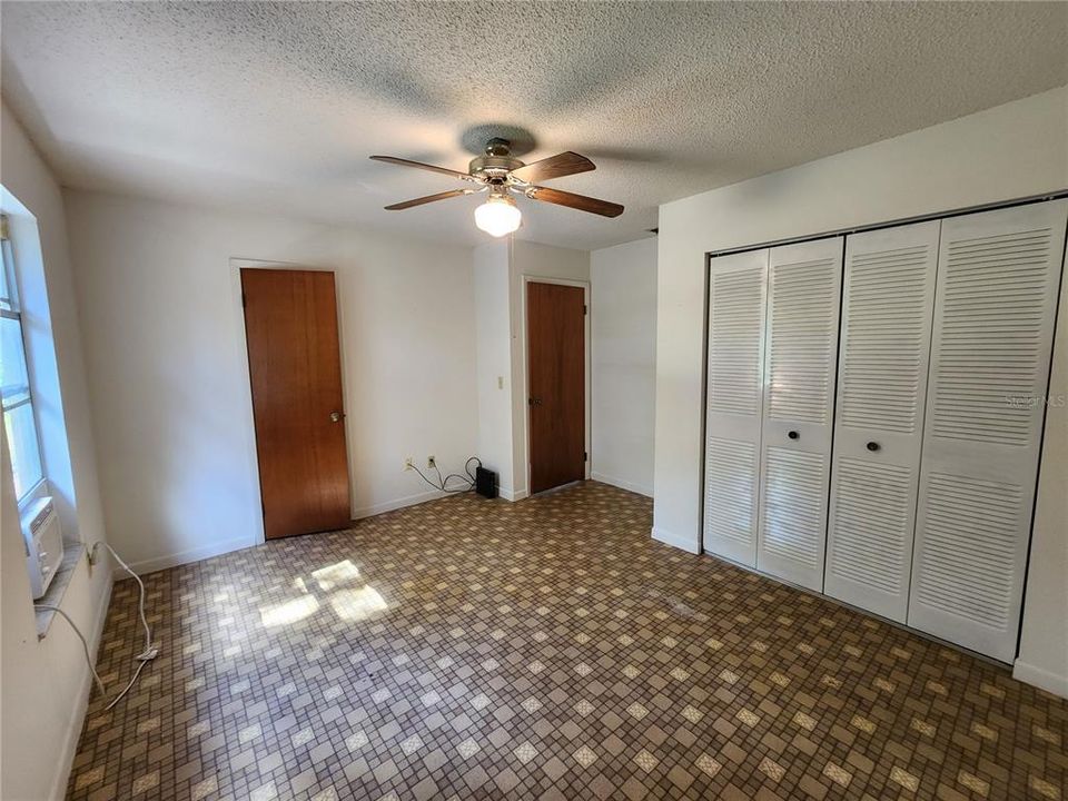For Sale: $165,000 (3 beds, 1 baths, 1074 Square Feet)