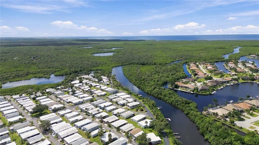 На продажу: $127,500 (2 спален, 2 ванн, 960 Квадратных фут)