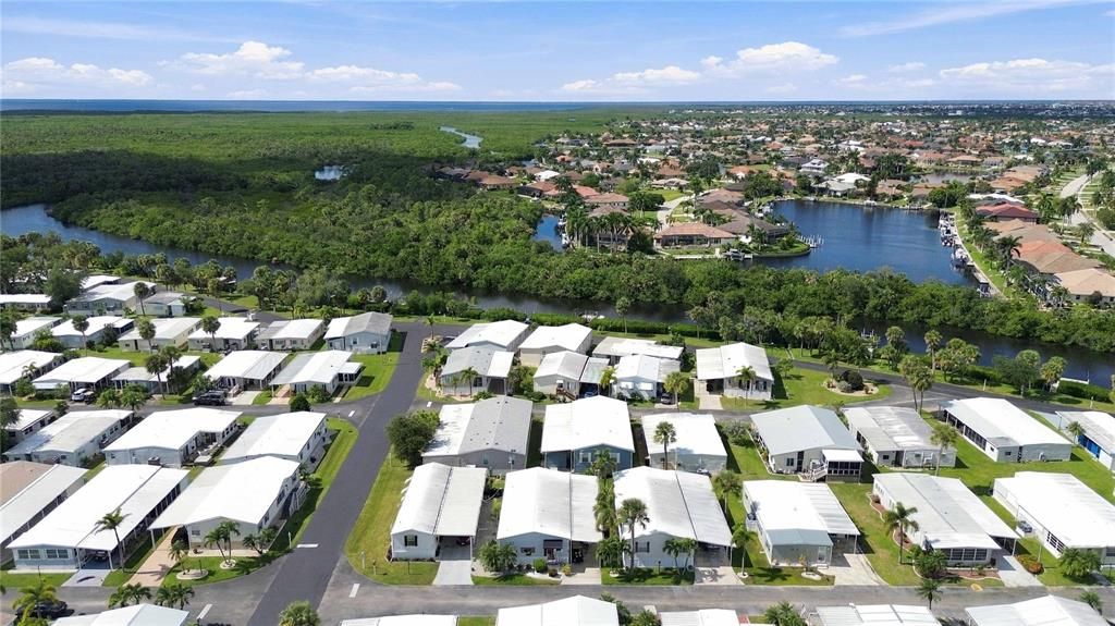 На продажу: $127,500 (2 спален, 2 ванн, 960 Квадратных фут)