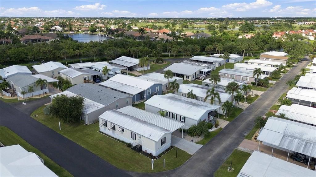 На продажу: $127,500 (2 спален, 2 ванн, 960 Квадратных фут)