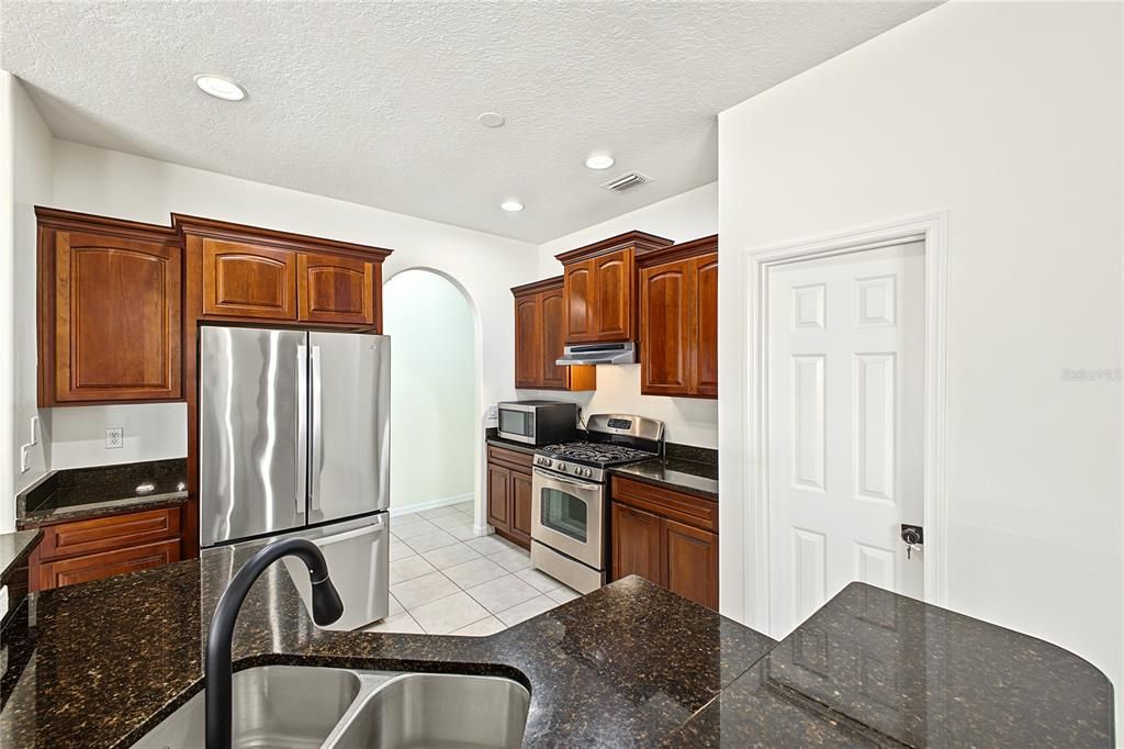 For Sale: $535,000 (4 beds, 3 baths, 2780 Square Feet)