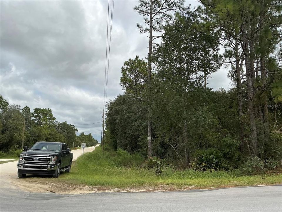 На продажу: $68,000 (1.03 acres)
