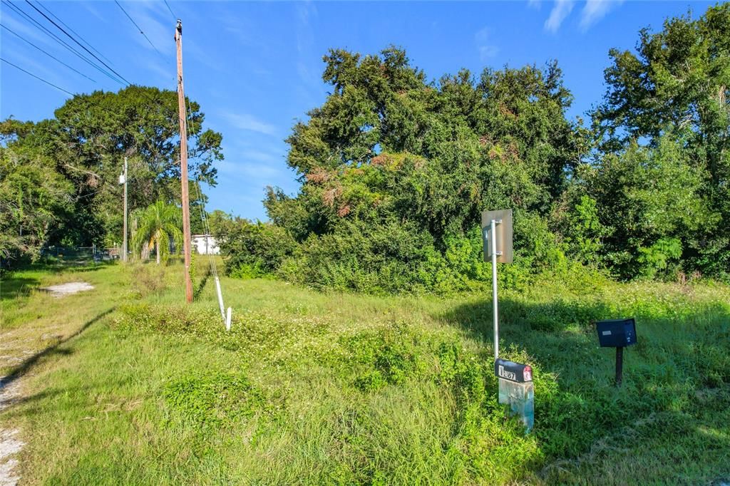 На продажу: $180,000 (0.68 acres)