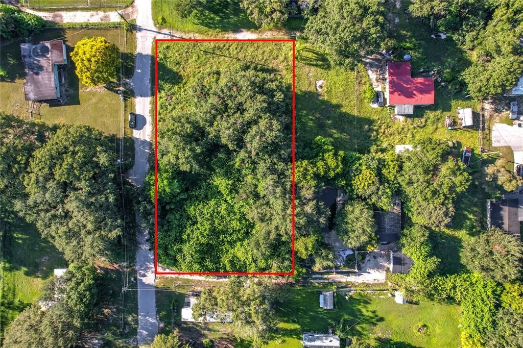 На продажу: $180,000 (0.68 acres)
