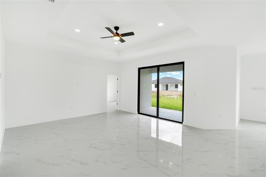 На продажу: $355,000 (3 спален, 2 ванн, 1719 Квадратных фут)