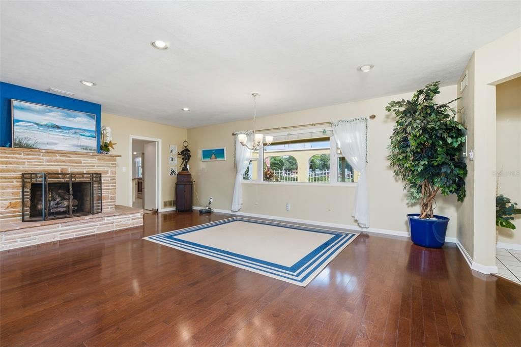 待售: $599,000 (3 贝兹, 3 浴室, 2479 平方英尺)