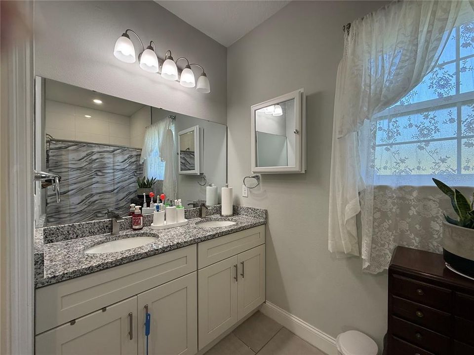 For Sale: $319,000 (4 beds, 2 baths, 1531 Square Feet)