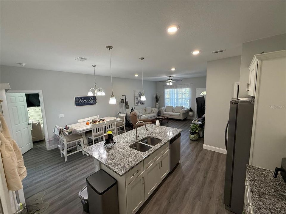 For Sale: $319,000 (4 beds, 2 baths, 1531 Square Feet)