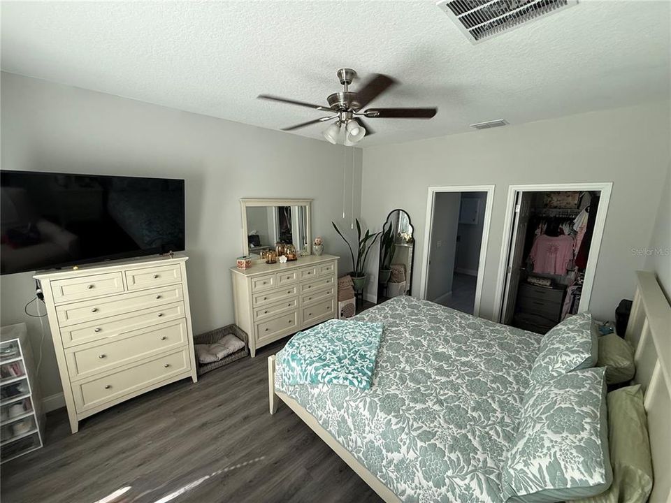 For Sale: $319,000 (4 beds, 2 baths, 1531 Square Feet)