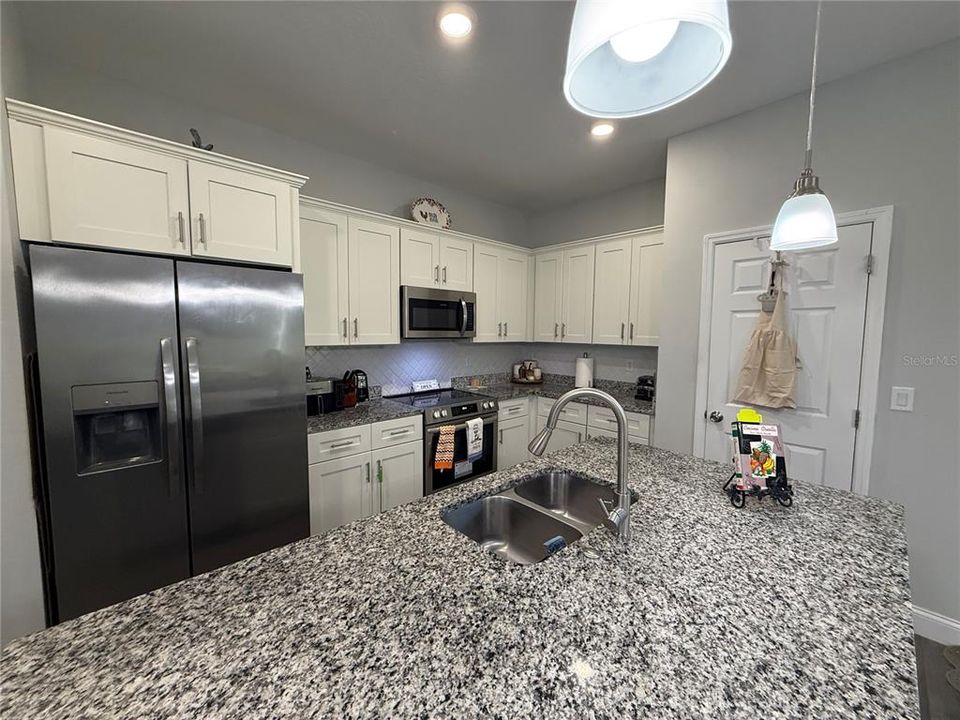 For Sale: $319,000 (4 beds, 2 baths, 1531 Square Feet)