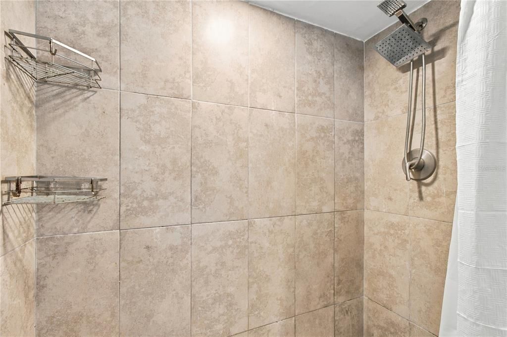 En Venta: $529,900 (4 camas, 2 baños, 1792 Pies cuadrados)