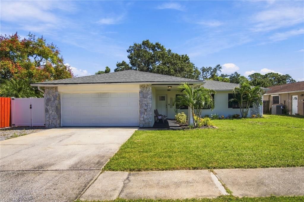 En Venta: $529,900 (4 camas, 2 baños, 1792 Pies cuadrados)