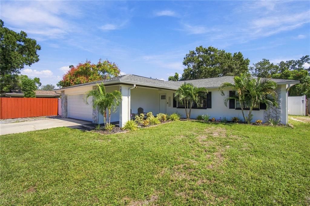 En Venta: $529,900 (4 camas, 2 baños, 1792 Pies cuadrados)