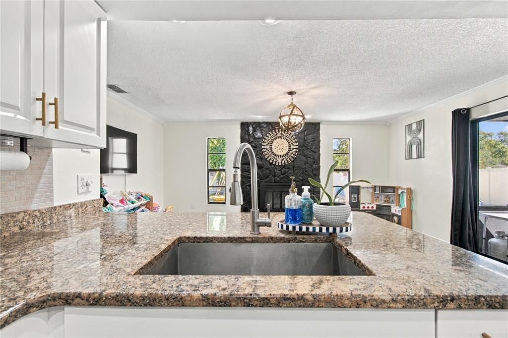 En Venta: $529,900 (4 camas, 2 baños, 1792 Pies cuadrados)