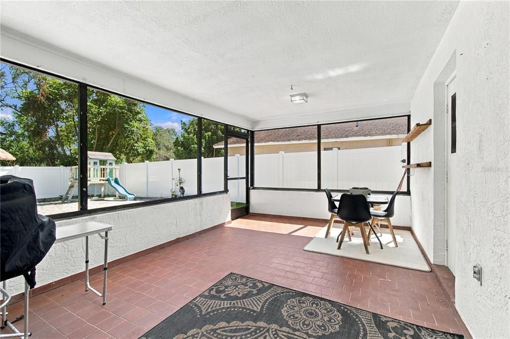 En Venta: $529,900 (4 camas, 2 baños, 1792 Pies cuadrados)