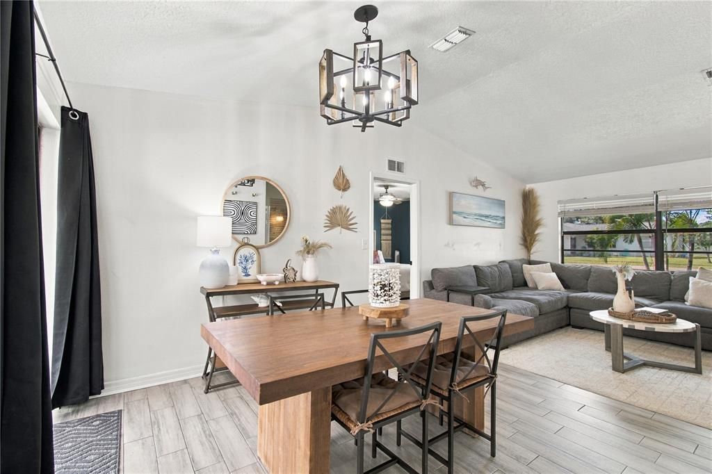 En Venta: $529,900 (4 camas, 2 baños, 1792 Pies cuadrados)