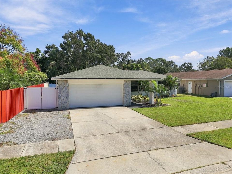 En Venta: $529,900 (4 camas, 2 baños, 1792 Pies cuadrados)