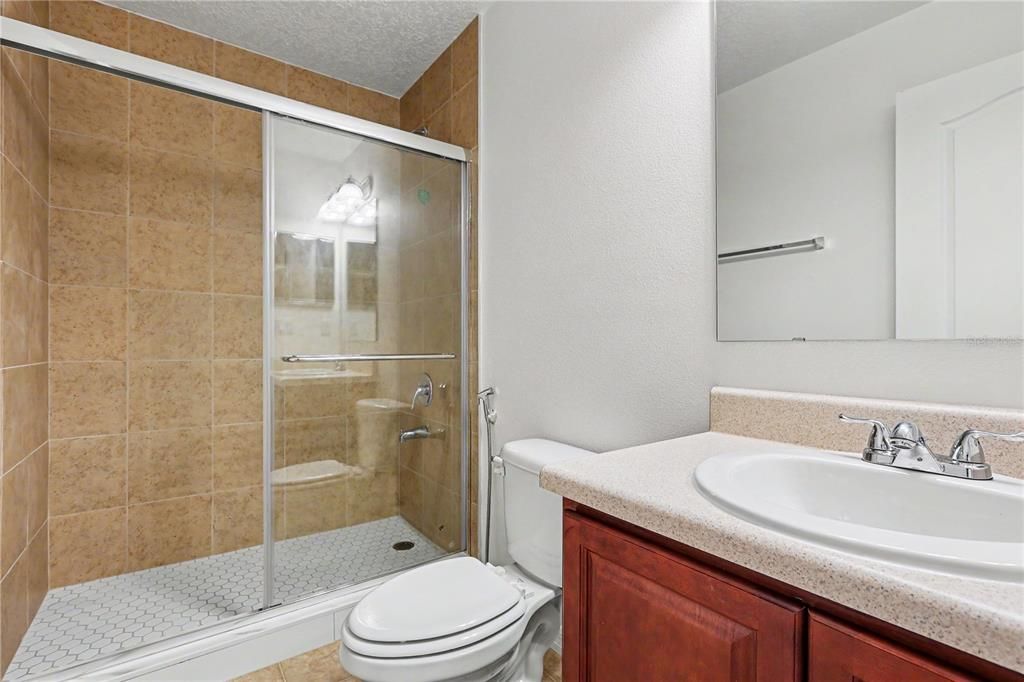 На продажу: $569,900 (6 спален, 4 ванн, 3952 Квадратных фут)