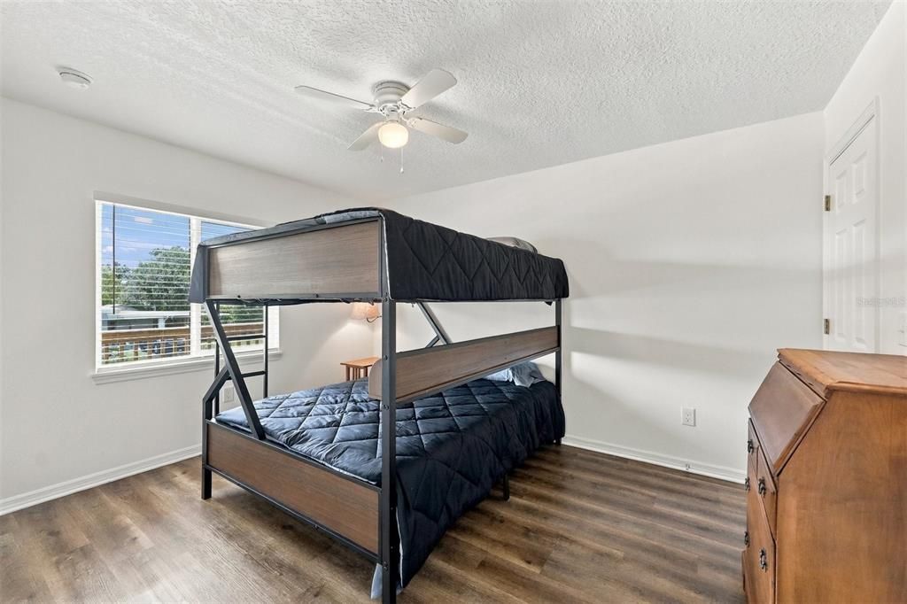 For Sale: $399,000 (3 beds, 2 baths, 1656 Square Feet)