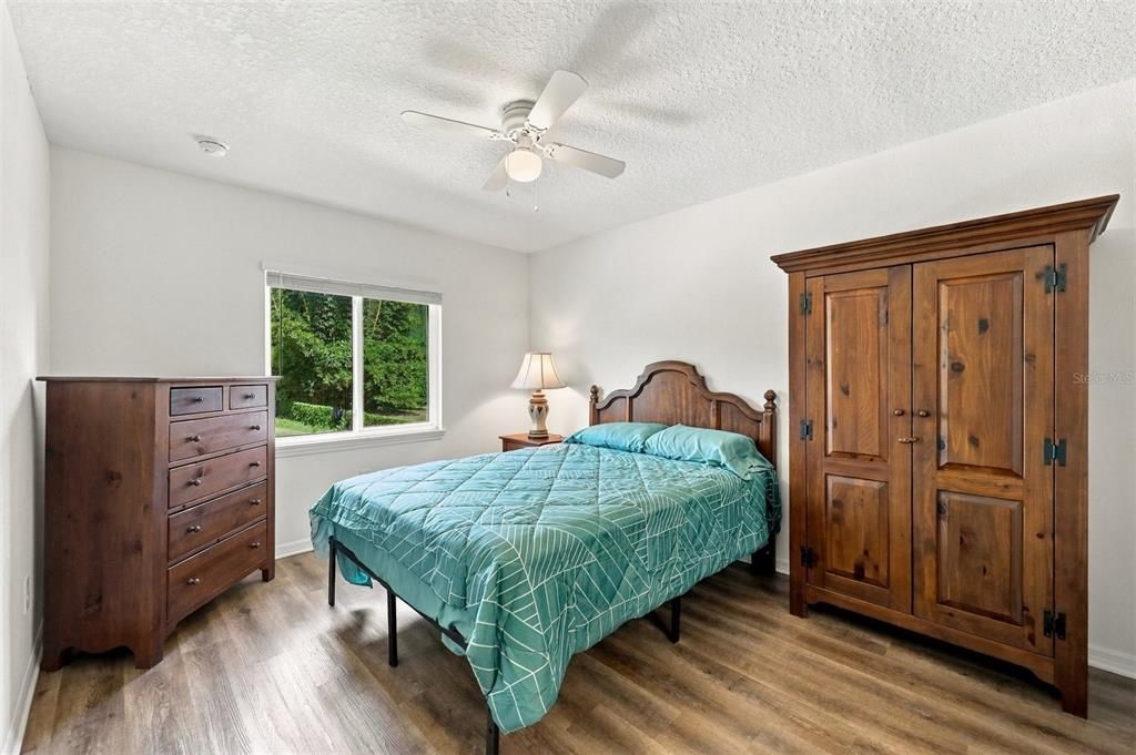 For Sale: $399,000 (3 beds, 2 baths, 1656 Square Feet)